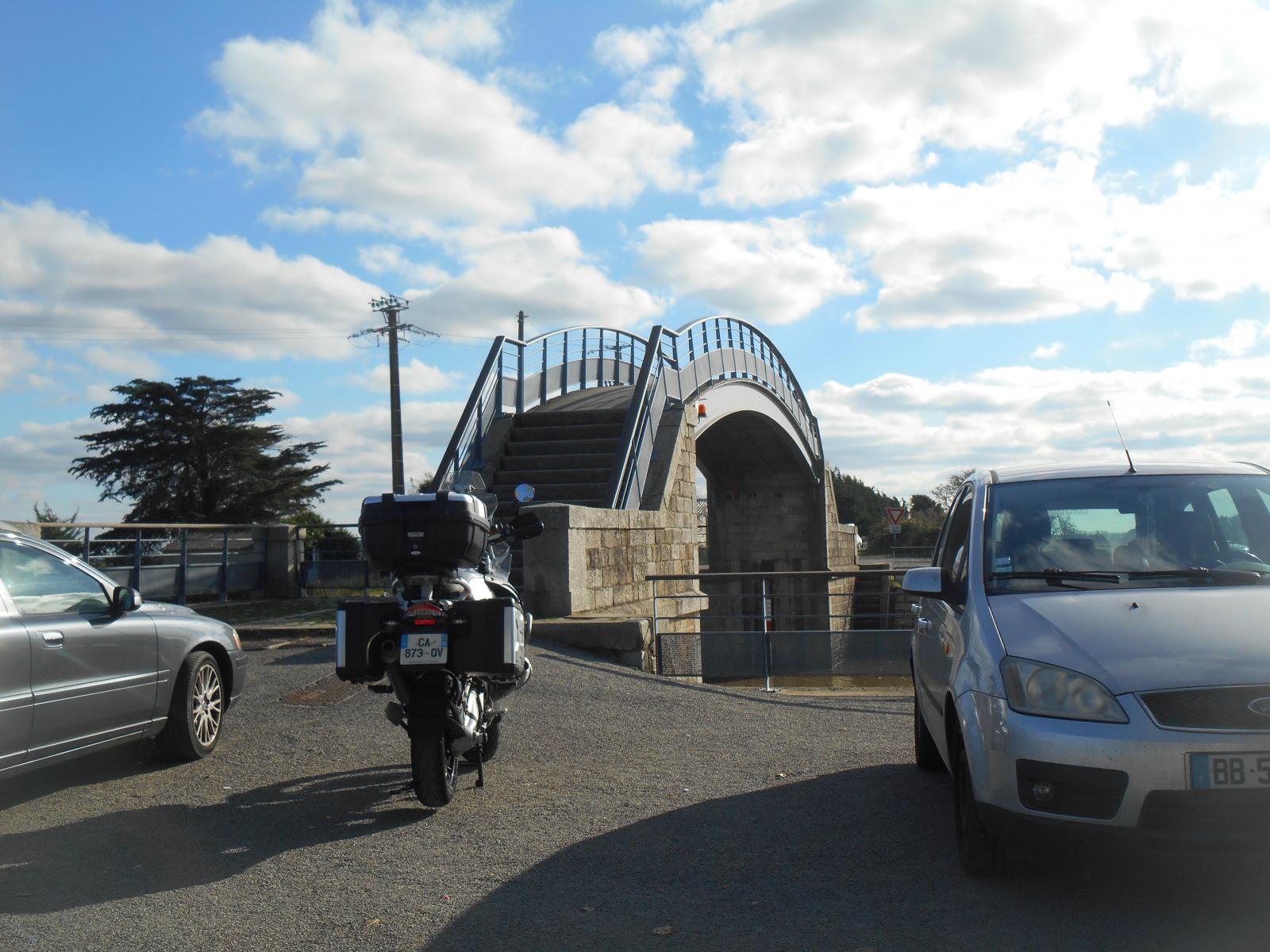 La passerelle ancienne cluse ( Les Moutiers en Retz )